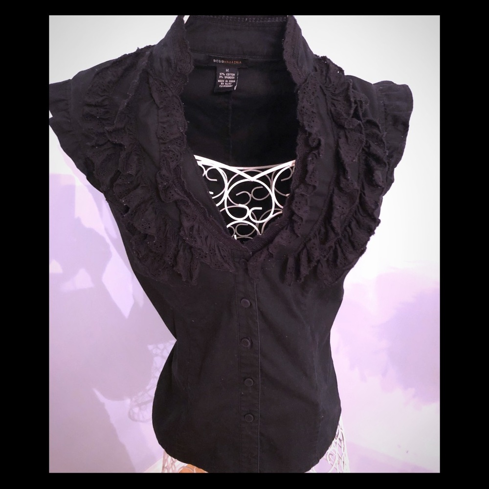 BCBGMAXAZARIA SEXY EYELET RUFFLE TOP